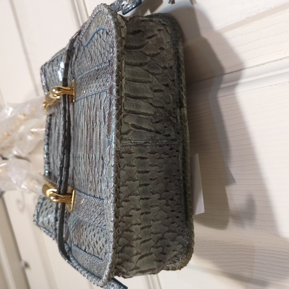 NWT Kate Spade Mini Kylie snakeskin-like, gold chain strap, drawstring purse - Picture 7 of 13